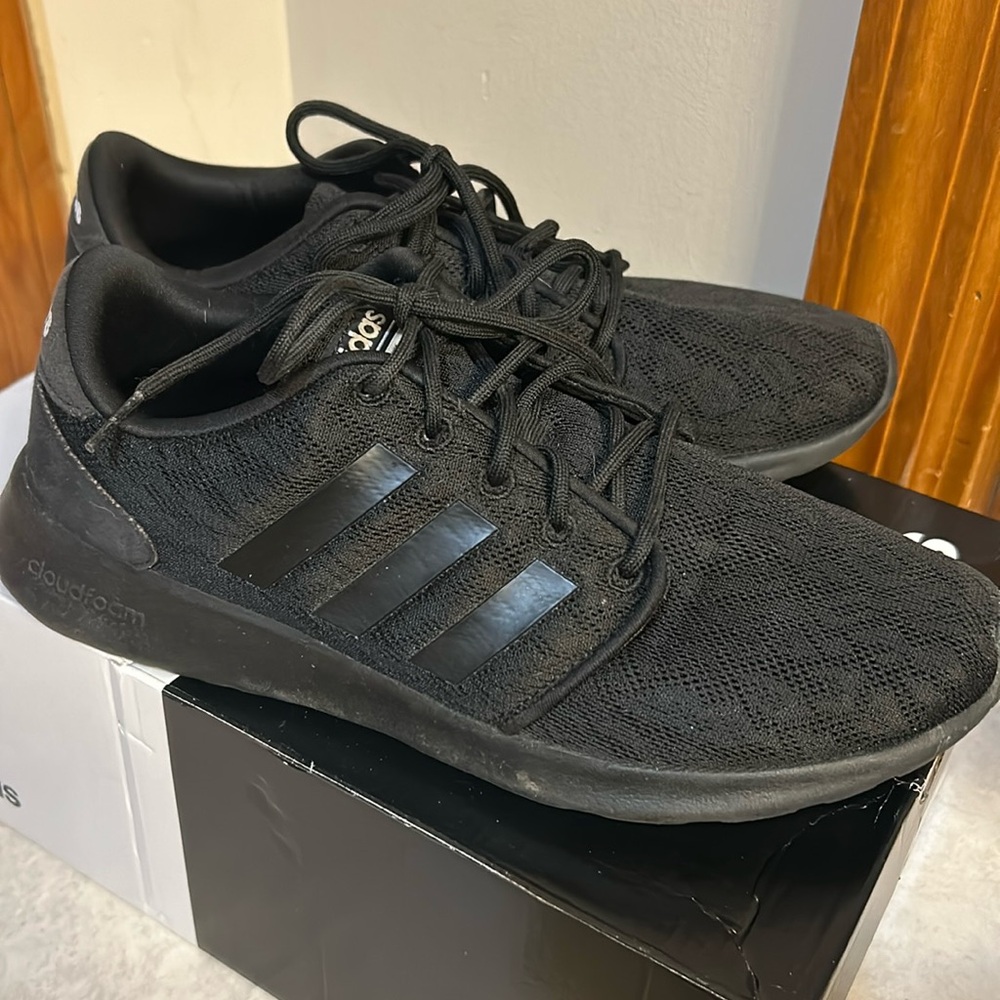 Adidas QT Racer size 8.5 blackl